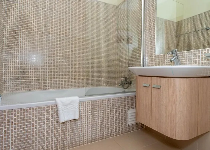 Amazing 2 Bedroom Penthouse Wpcb34 *